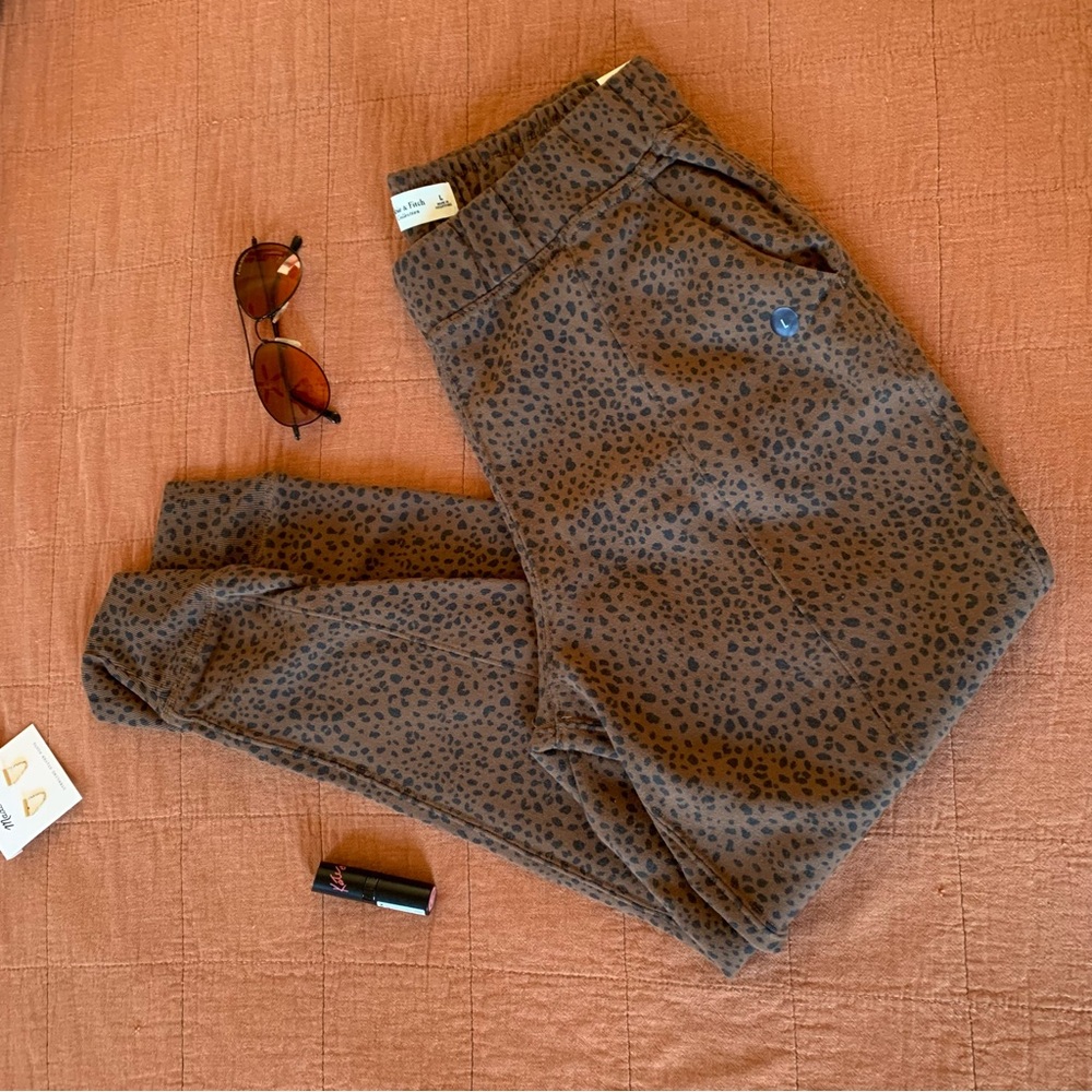 A&F Leopard Print Soft Collection Joggers - Picture 11 of 12